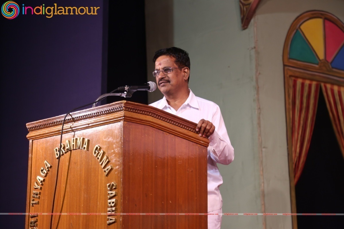65th successful Stage Show of YG Mahendran's Soppana Vazhvil Event hd photo