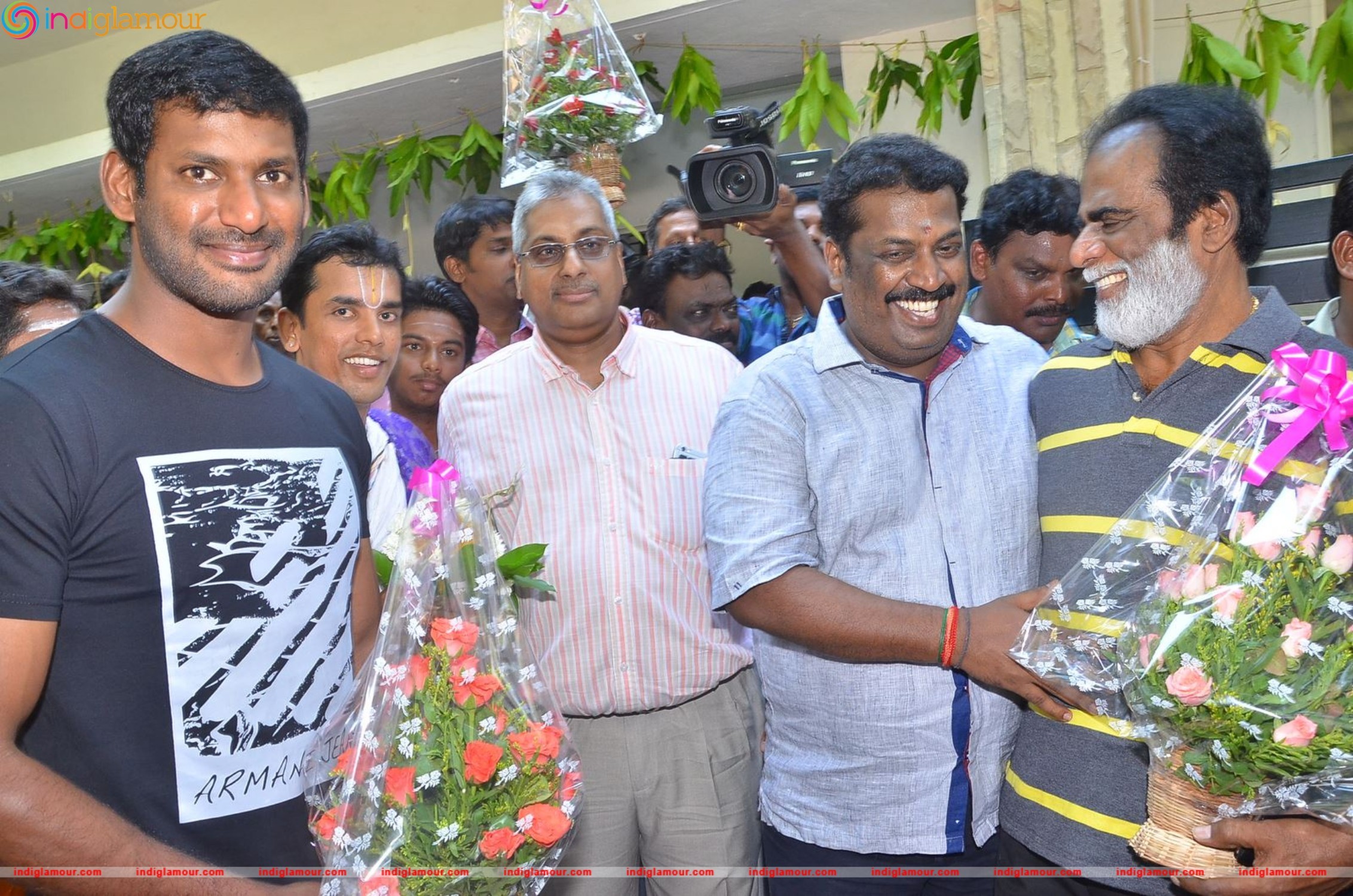 Kaththi Sandai Movie Launch Photos Event hd photo