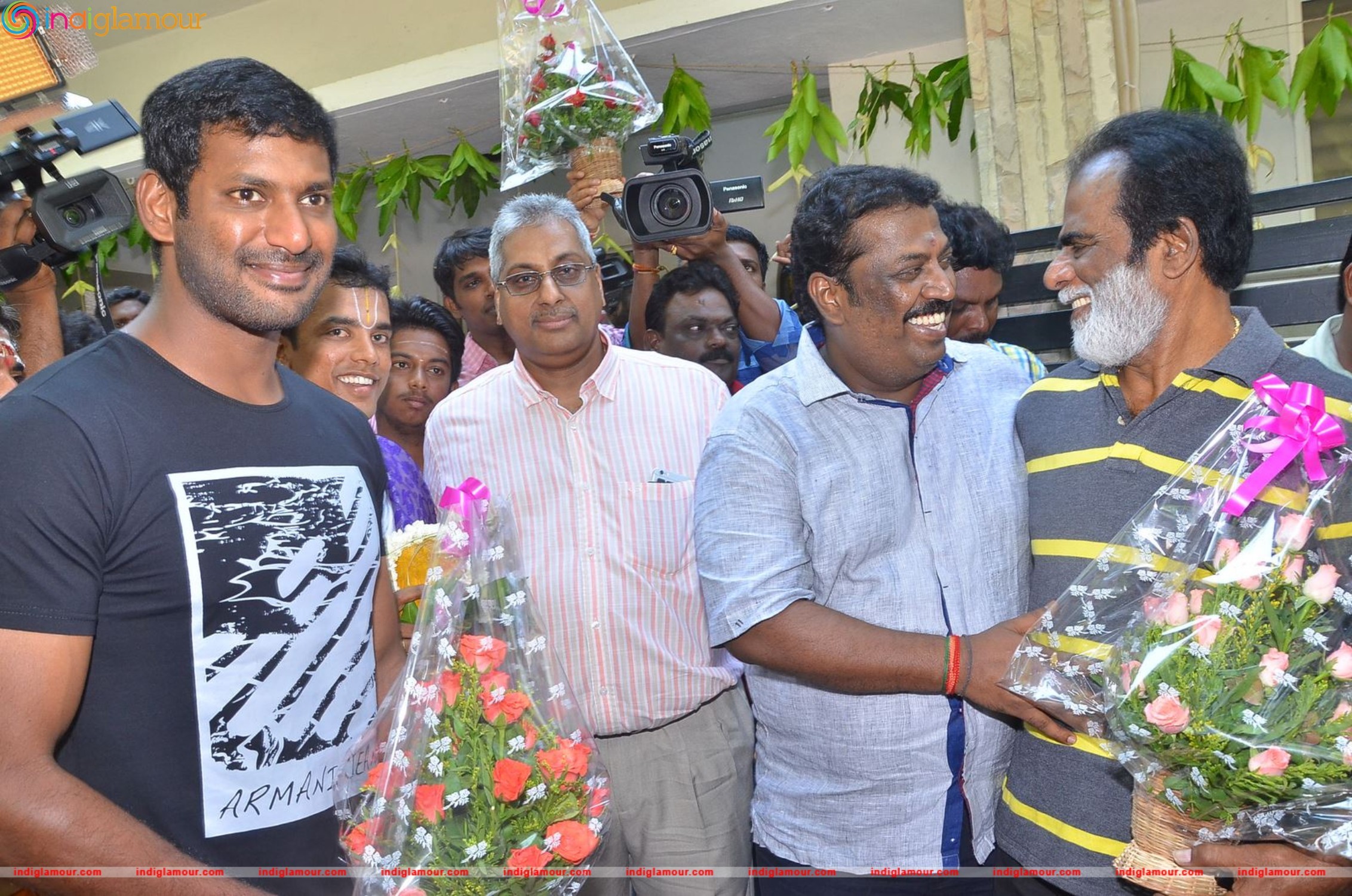 Kaththi Sandai Movie Launch Photos Event hd photo
