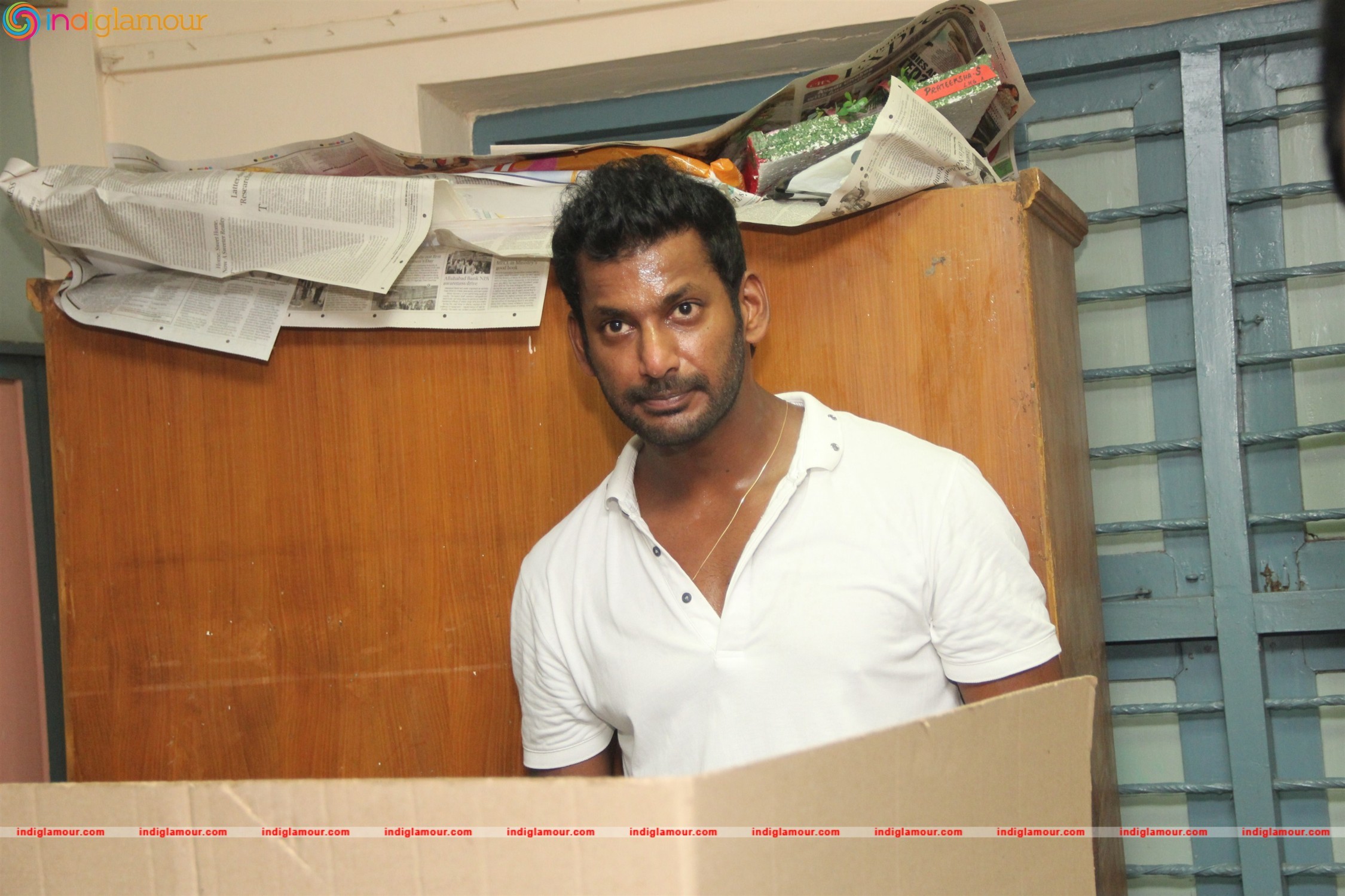 Kollywood Celebrities Vote at Anna Nagar Valliammal School Event hd photo