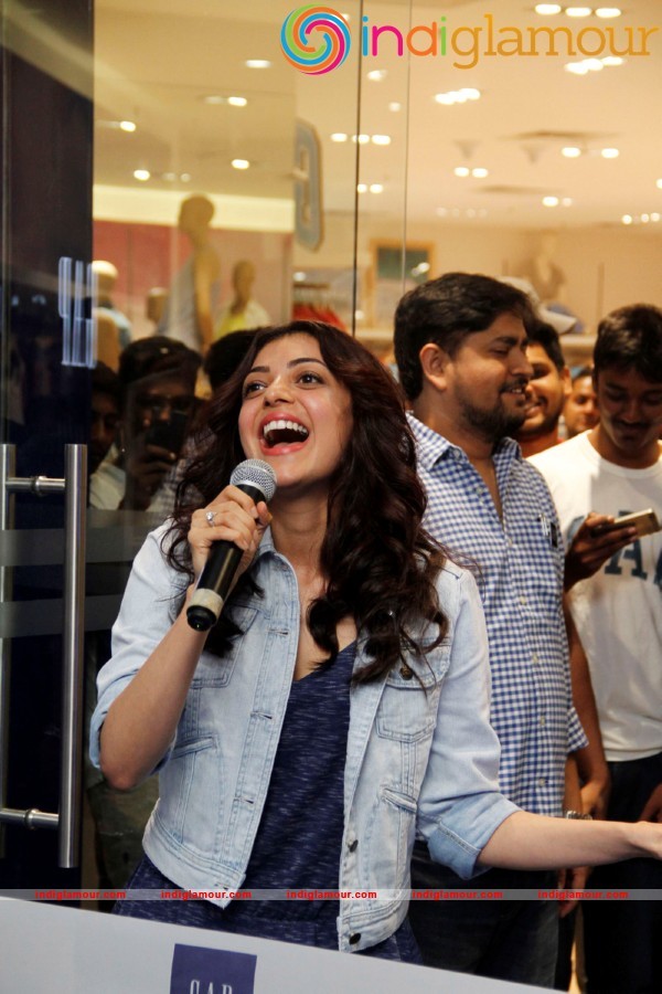 Kajal Aggarwal opens Gaps doors at Phoenix Market City Event hd photo