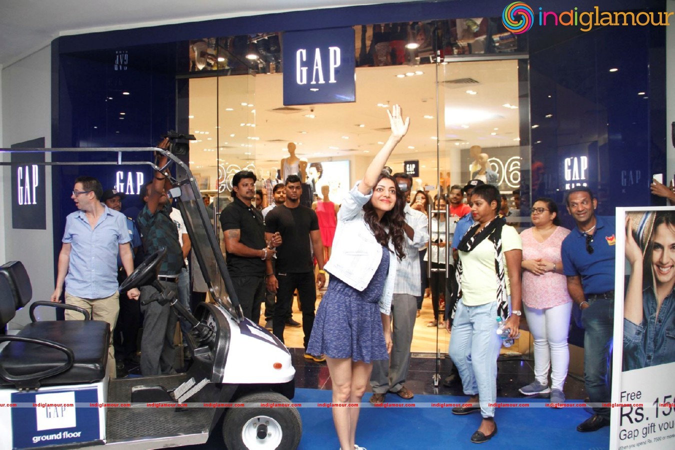 Kajal Aggarwal opens Gaps doors at Phoenix Market City Event hd photo