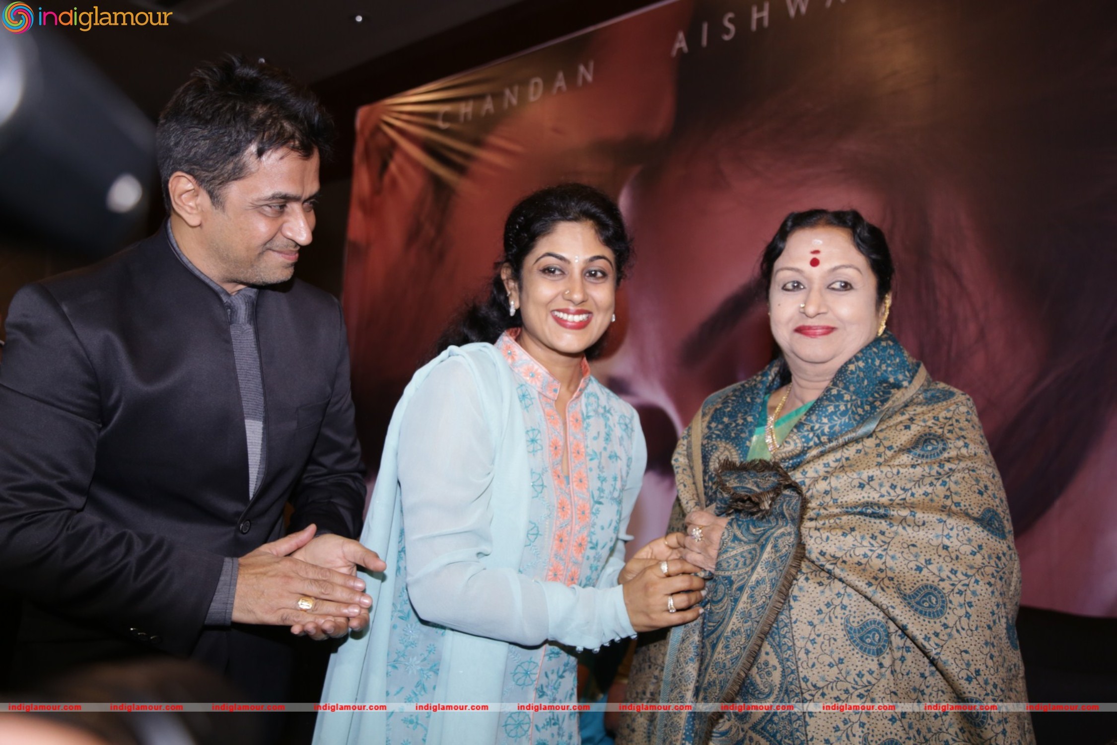 Kaadhalin Pon Veethiyil Movie Launch Event hd photo
