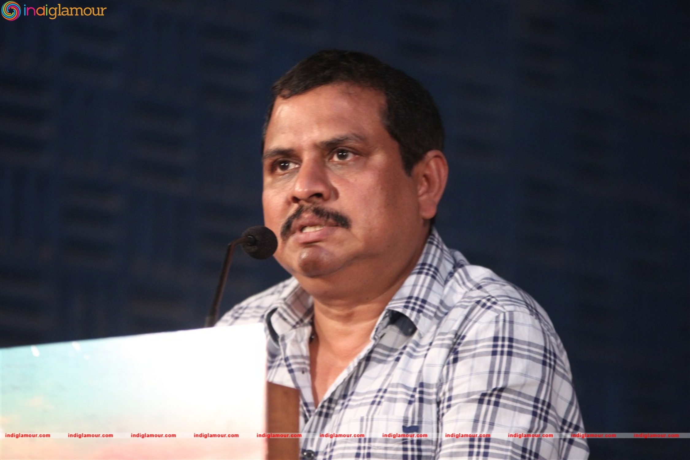 Velainu Vandhutta Vellaikaaran Movie Press Meet Photos Event hd photo