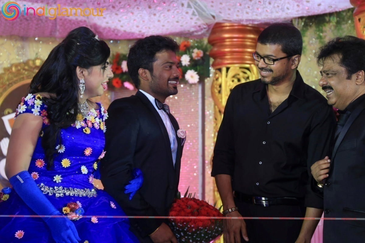 Director R. Pandiarajan Son Prithvi Rajan And Akshaya Wedding Reception Stills Event hd photo