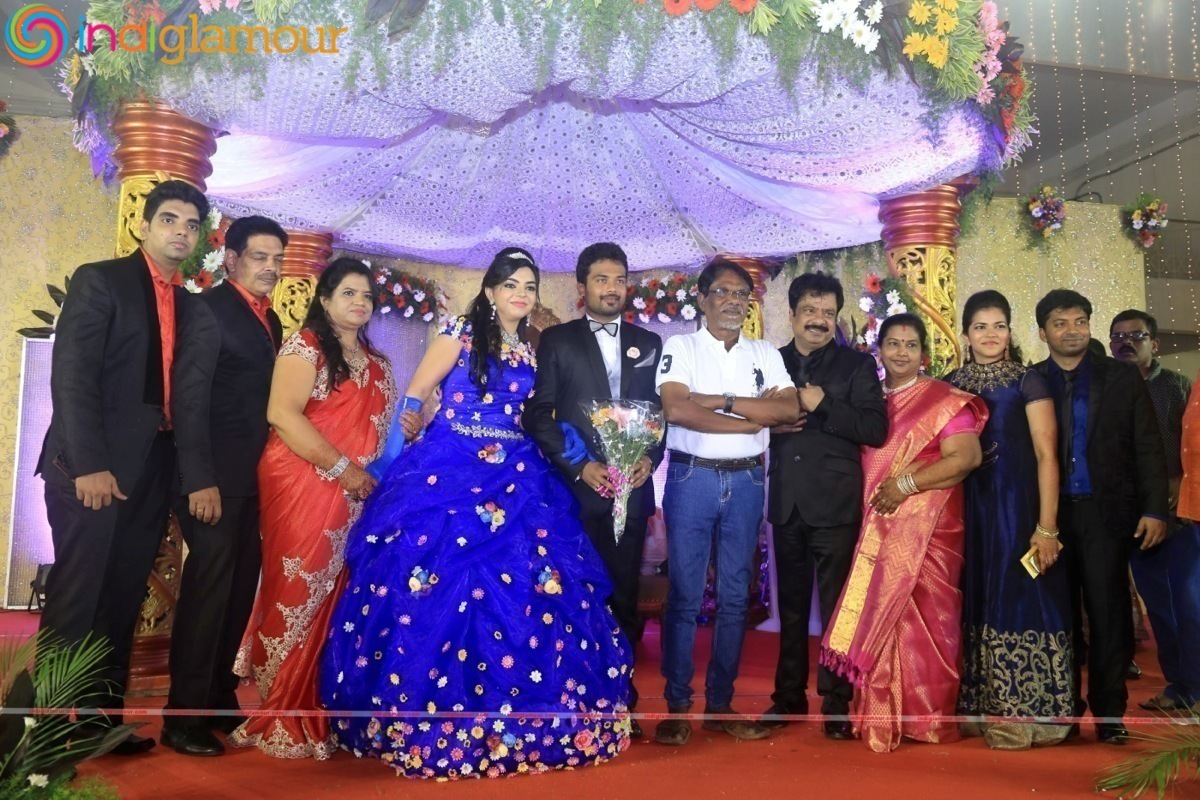 Director R. Pandiarajan Son Prithvi Rajan And Akshaya Wedding Reception Stills Event hd photo