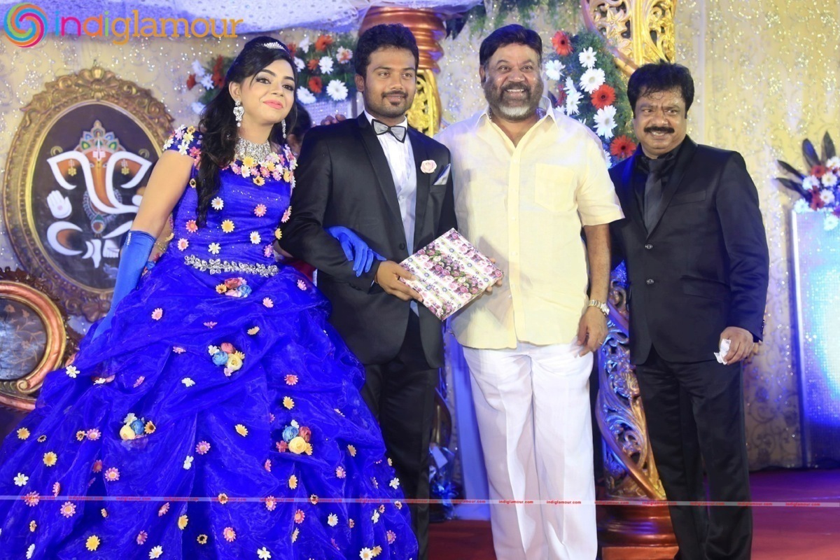 Director R. Pandiarajan Son Prithvi Rajan And Akshaya Wedding Reception Stills Event hd photo