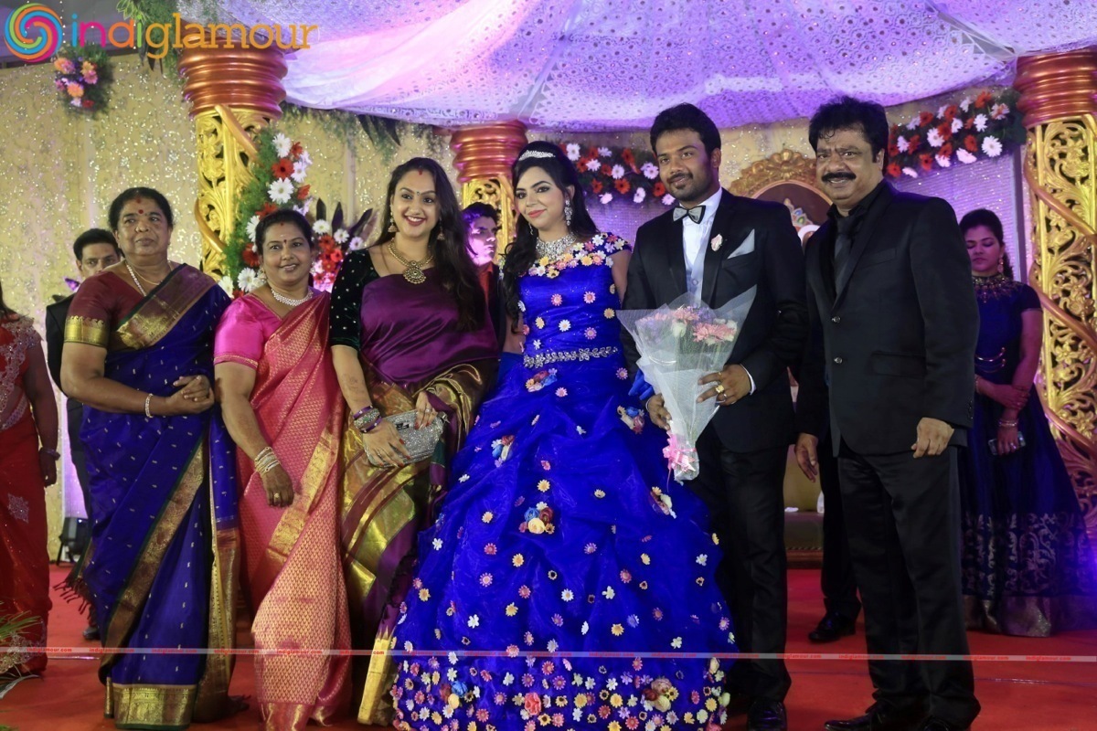 Director R. Pandiarajan Son Prithvi Rajan And Akshaya Wedding Reception Stills Event hd photo