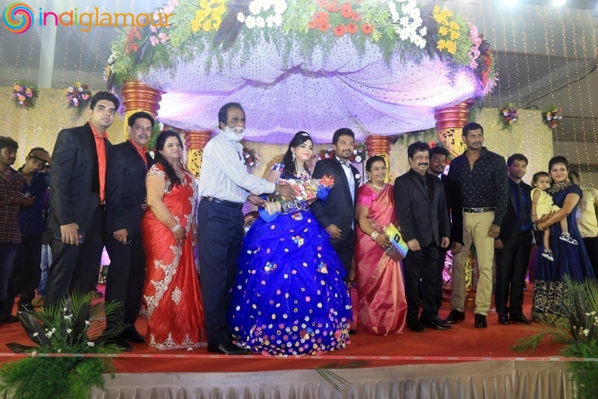 Director R. Pandiarajan Son Prithvi Rajan And Akshaya Wedding Reception Stills Event hd photo