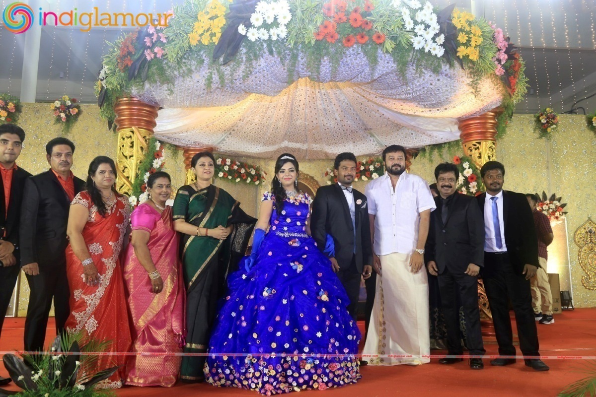Director R. Pandiarajan Son Prithvi Rajan And Akshaya Wedding Reception Stills Event hd photo