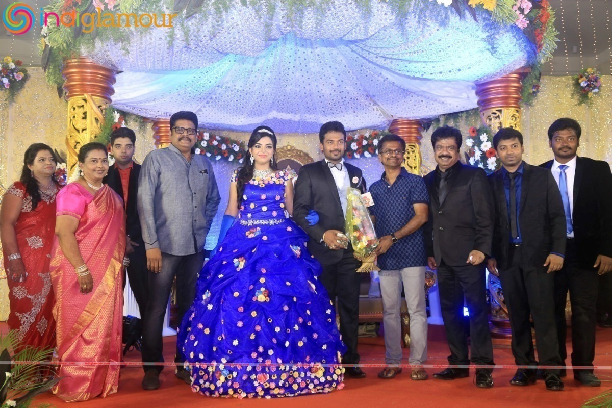 Director R. Pandiarajan Son Prithvi Rajan And Akshaya Wedding Reception Stills Event hd photo