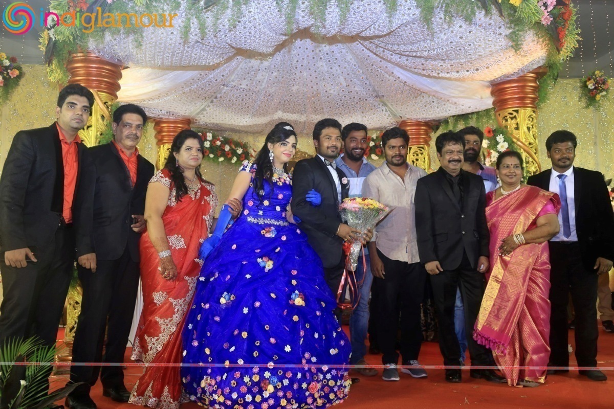 Director R. Pandiarajan Son Prithvi Rajan And Akshaya Wedding Reception Stills Event hd photo