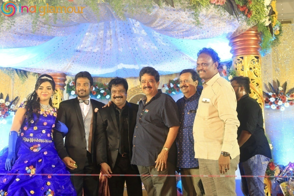 Director R. Pandiarajan Son Prithvi Rajan And Akshaya Wedding Reception Stills Event hd photo