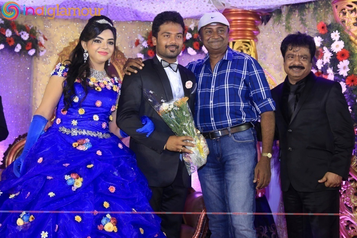 Director R. Pandiarajan Son Prithvi Rajan And Akshaya Wedding Reception Stills Event hd photo