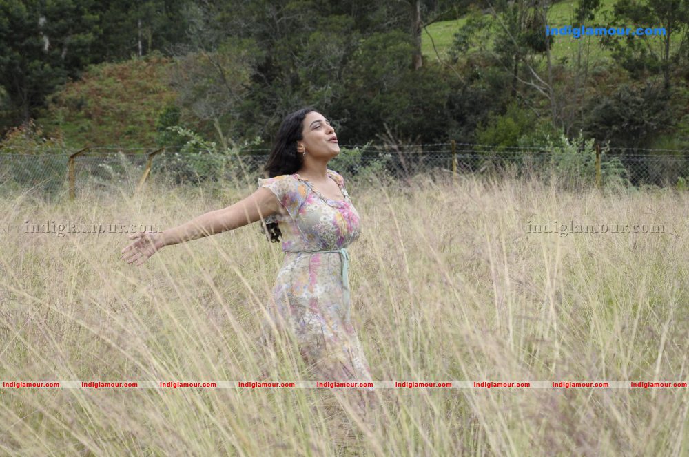Nithya Menon Actress hd photo