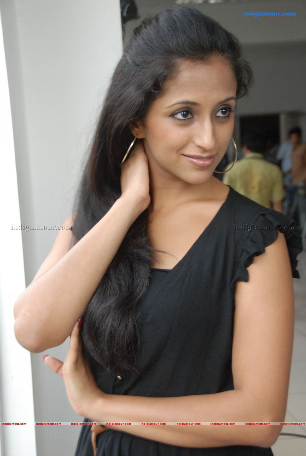 Aashika Actress hd photo