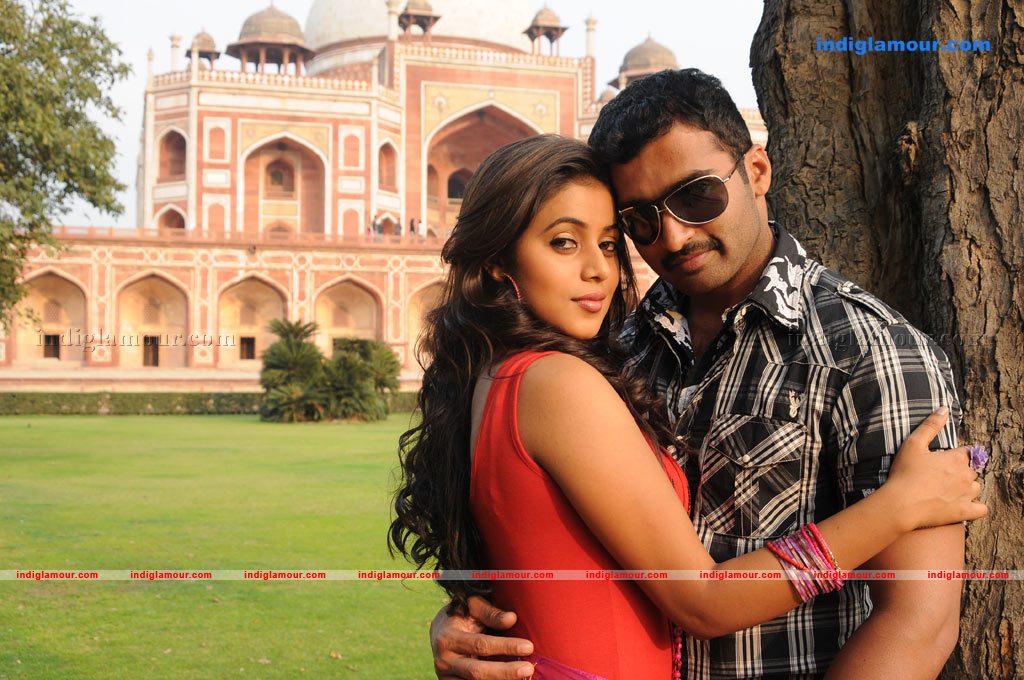 Poorna Actress hd photo