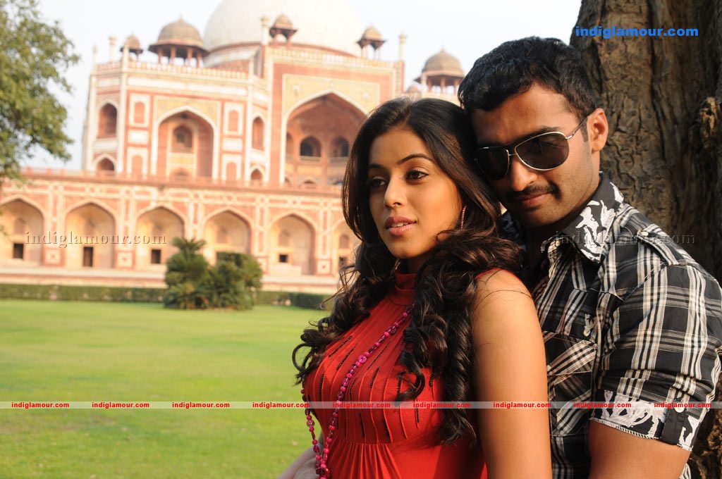 Poorna Actress hd photo