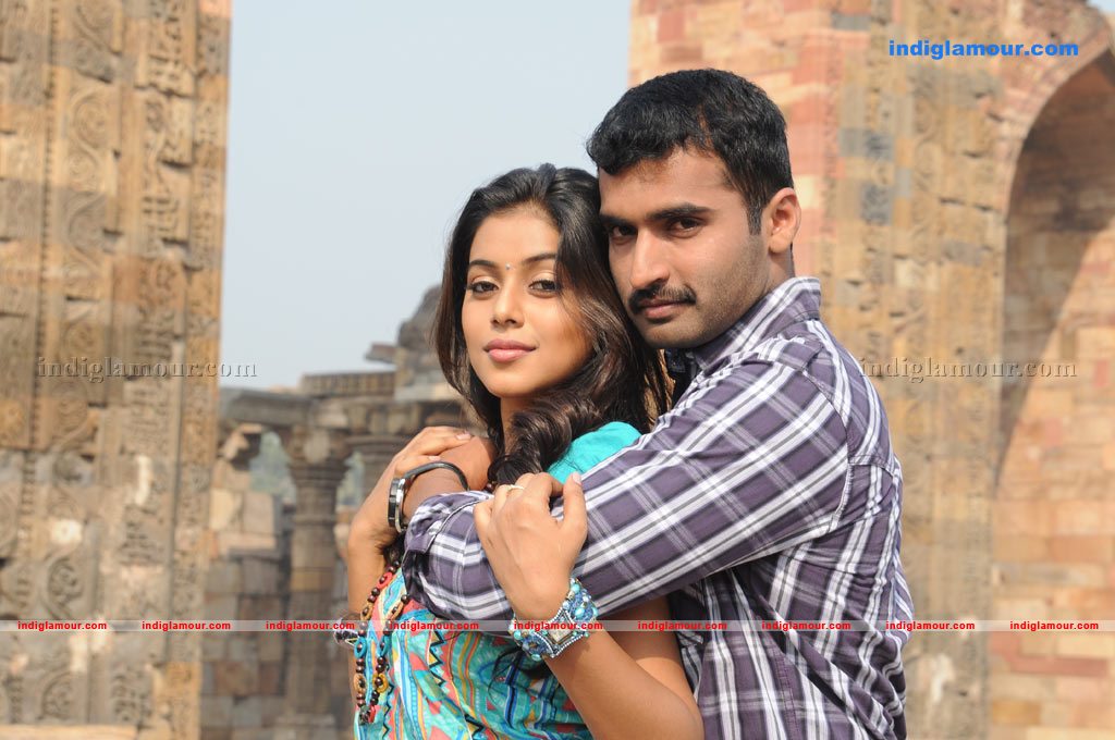 Poorna Actress hd photo