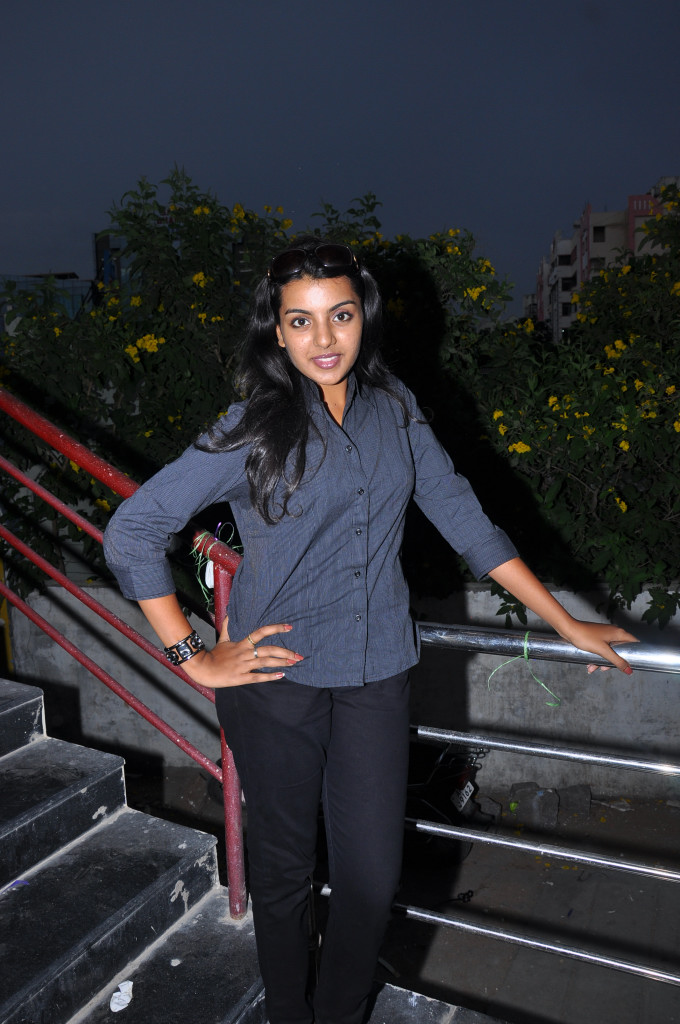 Divya Nagesh Actress hd photo