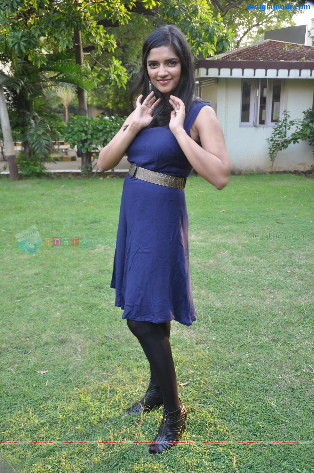 Vasundhara Actress hd photo