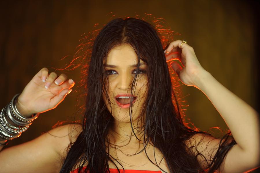 Thasha Actress hd photo