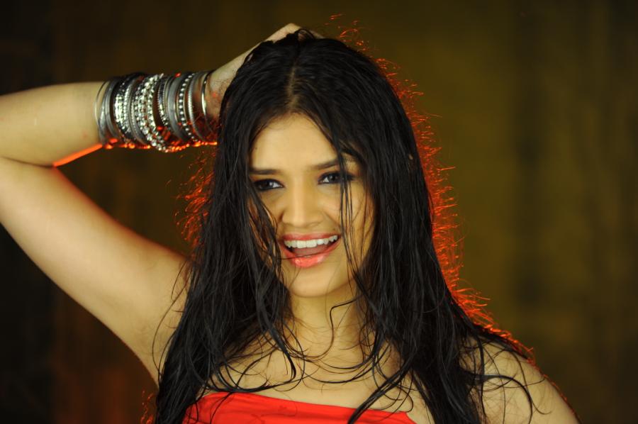 Thasha Actress hd photo