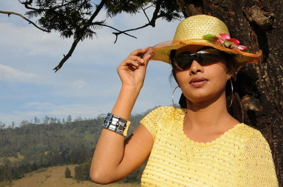 Divya Padmini Actress hd photo