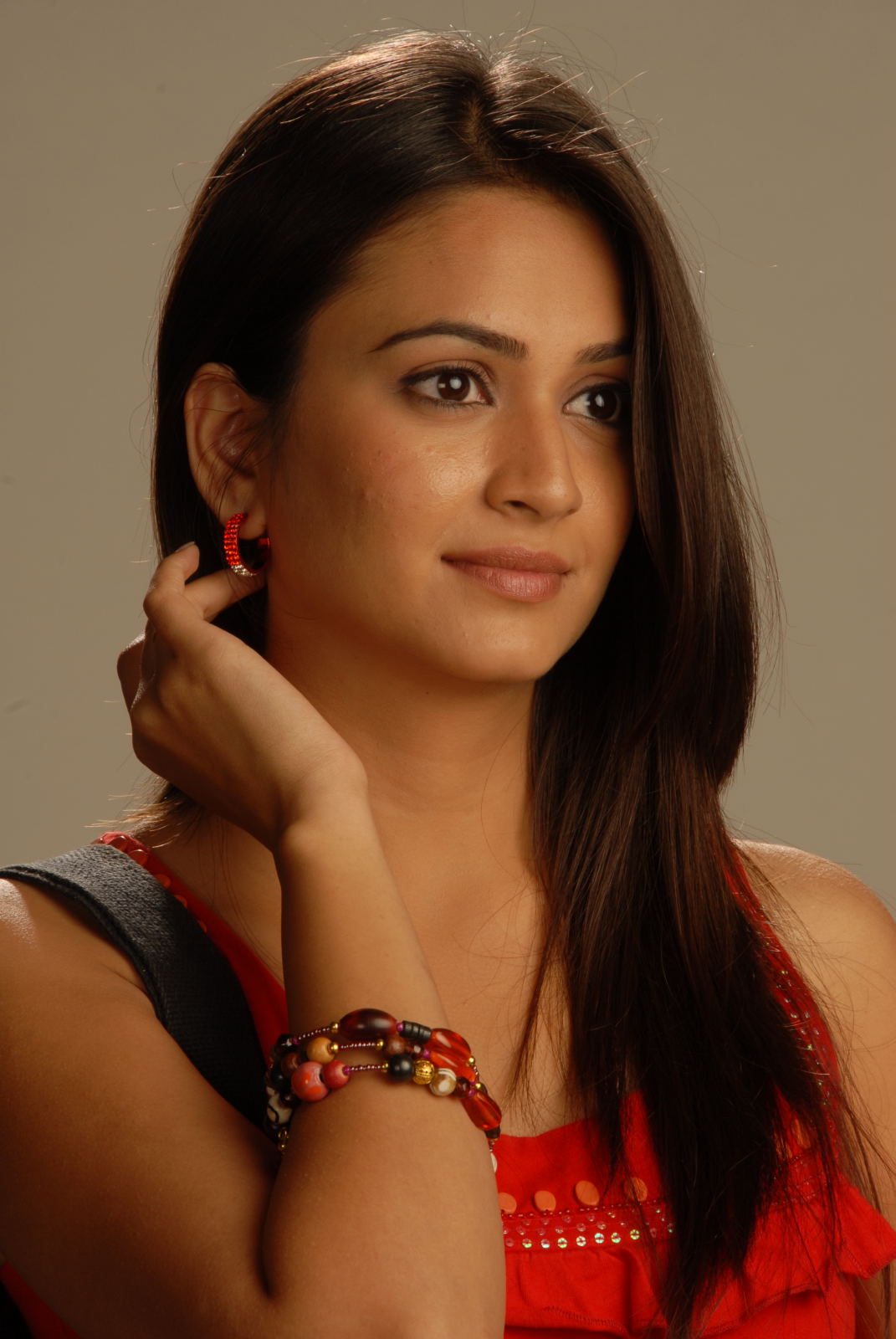 Kriti Kharbanda Actress Photosimagespics And Stills 3779 10