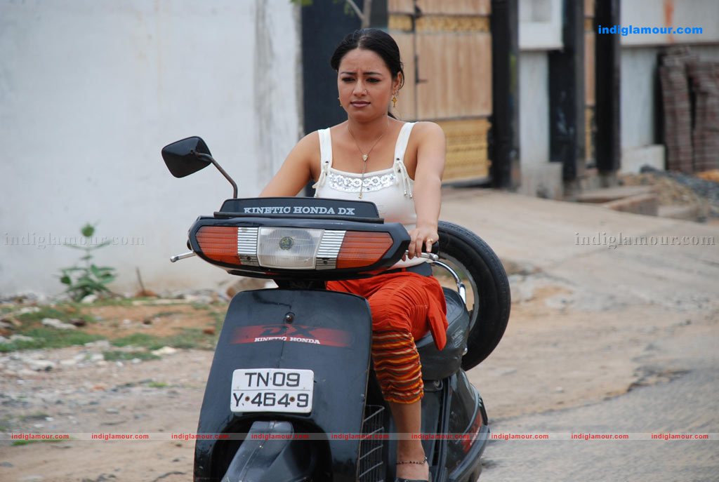 Madhu Santha Actress hd photo