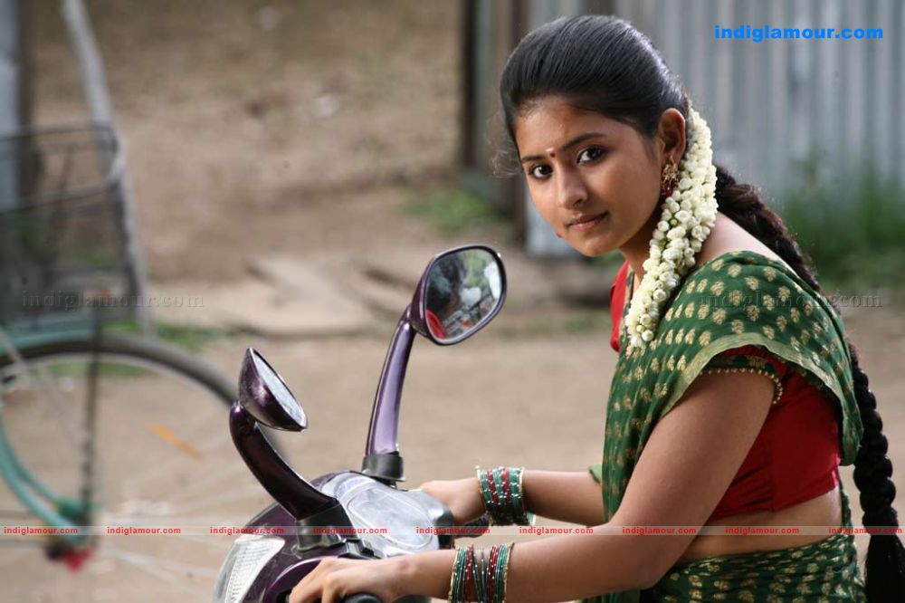 Reshmi Menon Actress hd photo