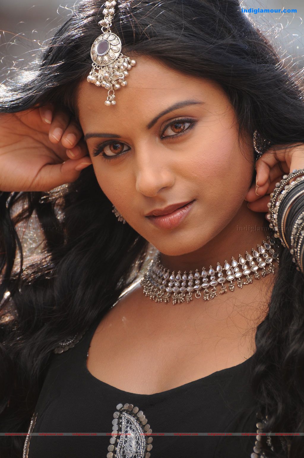 Sana Khan Actress hd photo