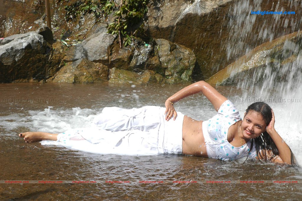 Bavina Actress hd photo