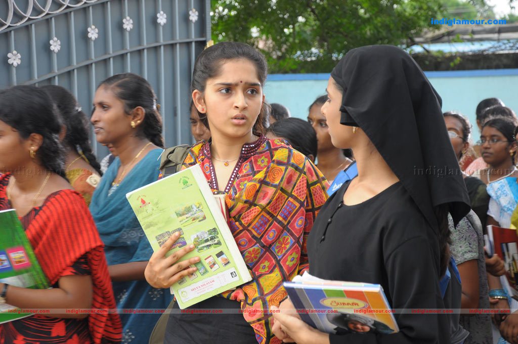 Sanusha Actress hd photo