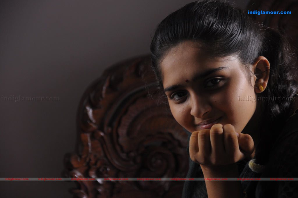 Sanusha Actress hd photo
