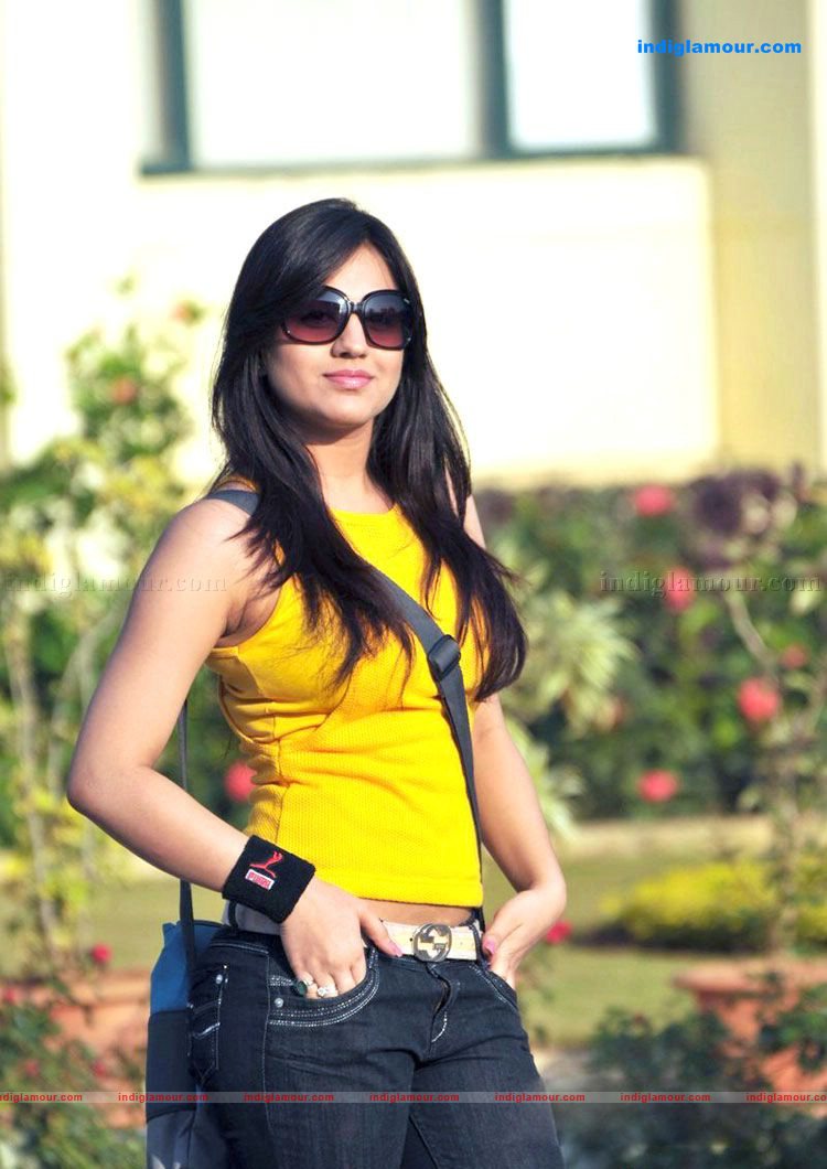 Aksha Actress hd photo