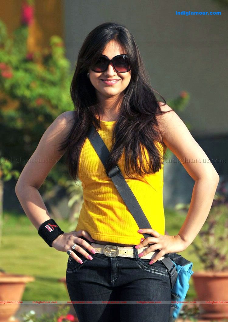 Aksha Actress hd photo