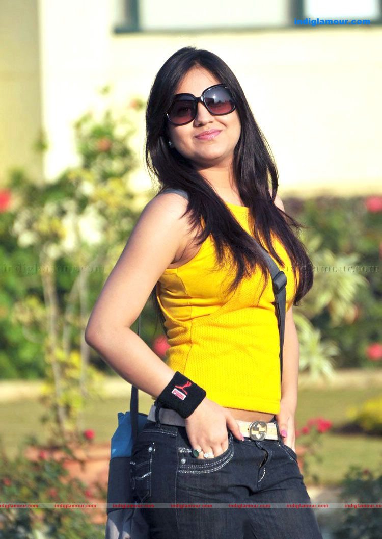 Aksha Actress hd photo