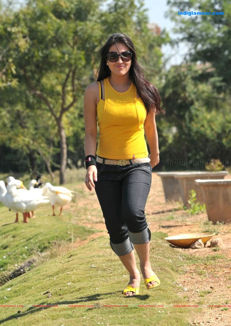 Aksha Actress hd photo