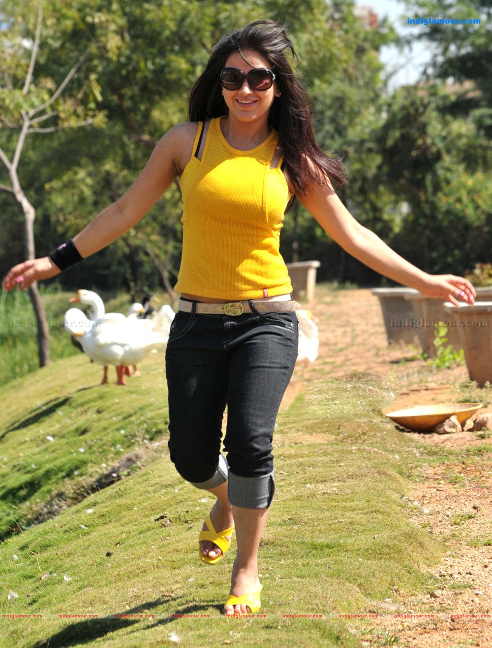 Aksha Actress hd photo