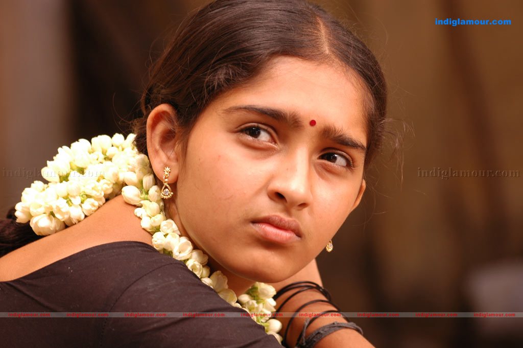 Sanusha Actress hd photo