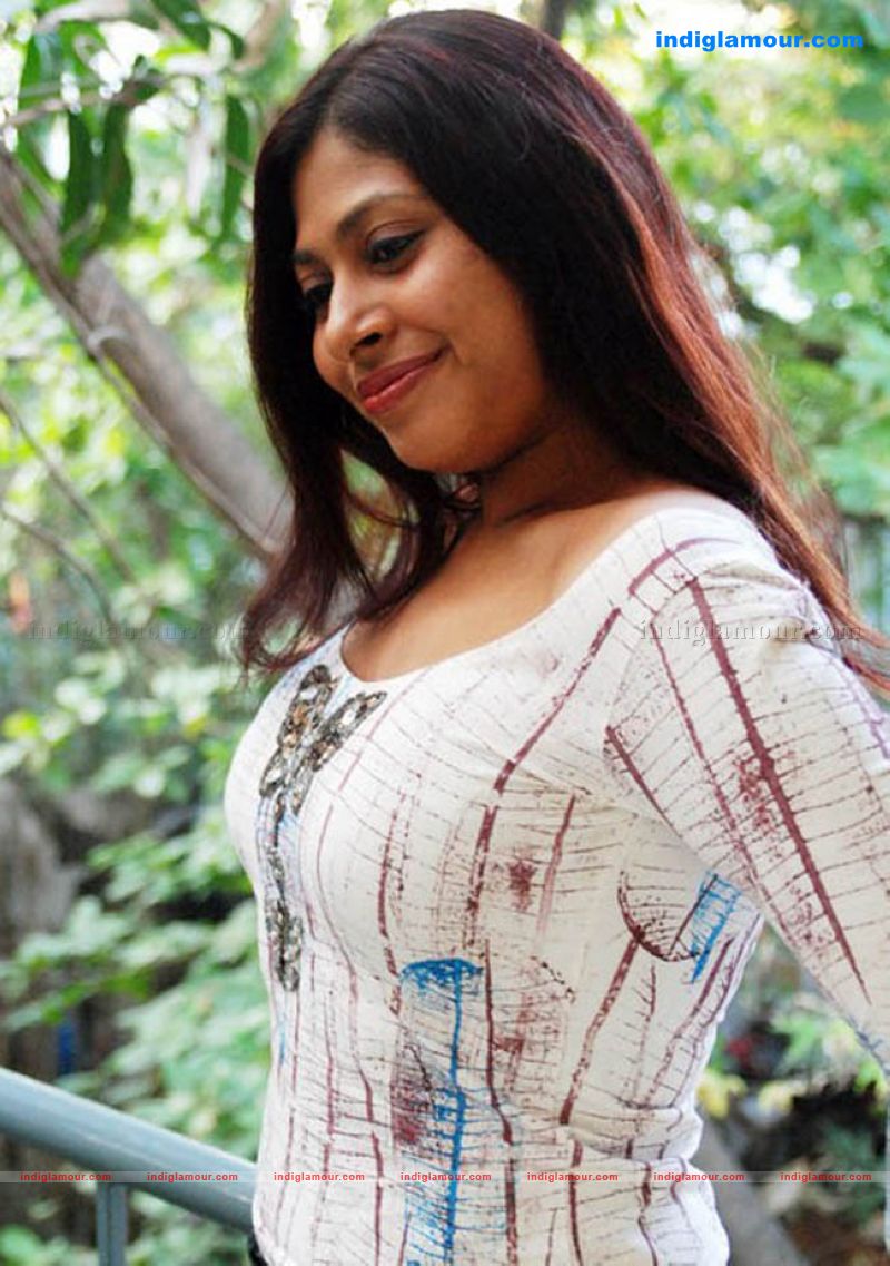Steepy Actress hd photo