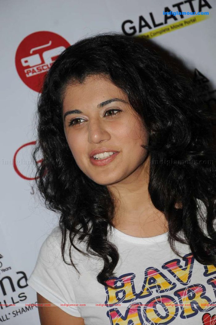 Tapsee Actress hd photo