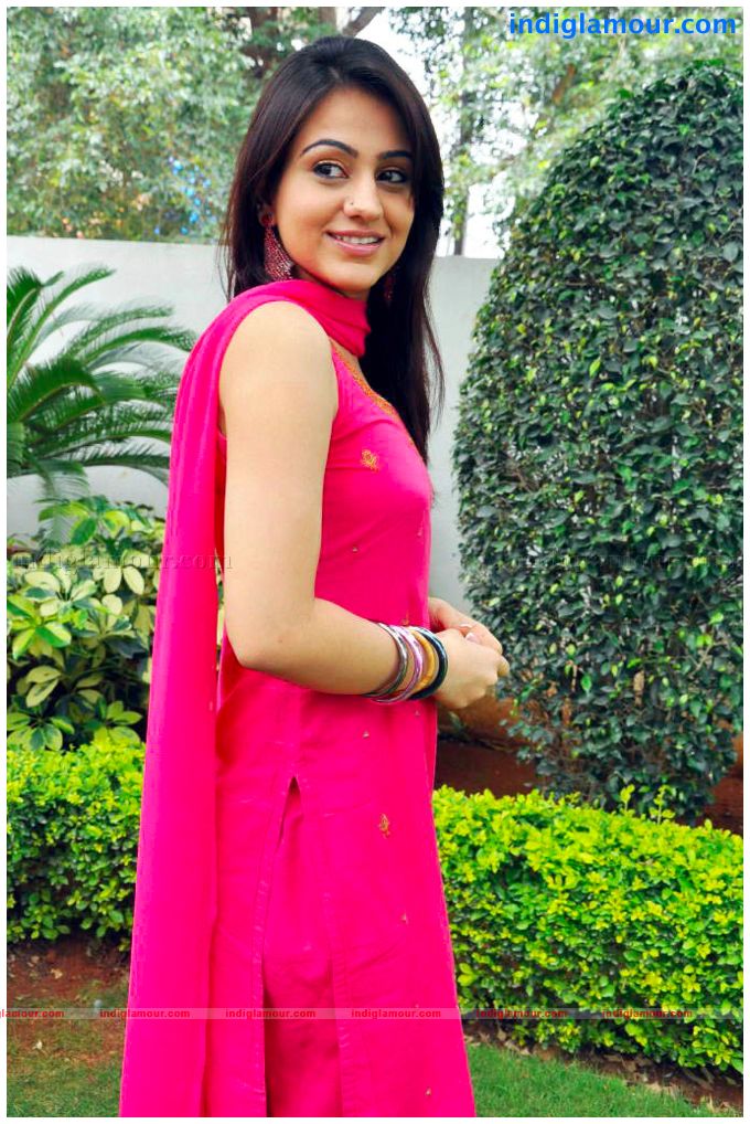 Aksha Actress hd photo