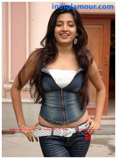 Poonam Kaur Actress hd photo