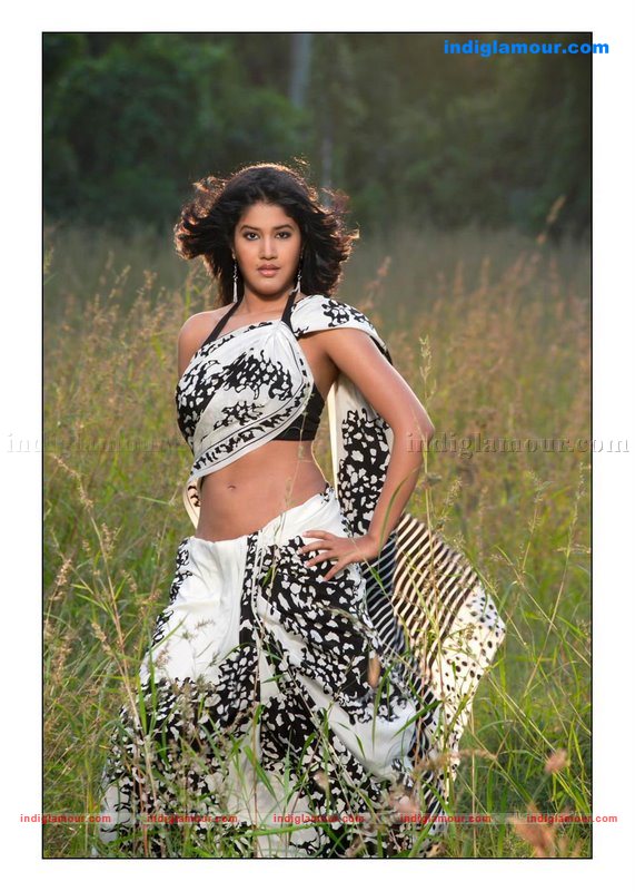 Soumya Bollapragada Actress hd photo