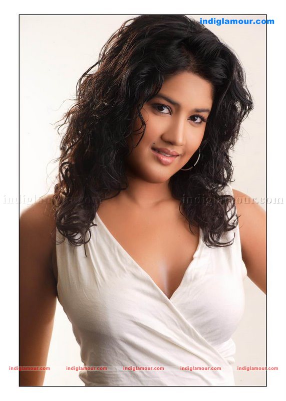 Soumya Bollapragada Actress hd photo