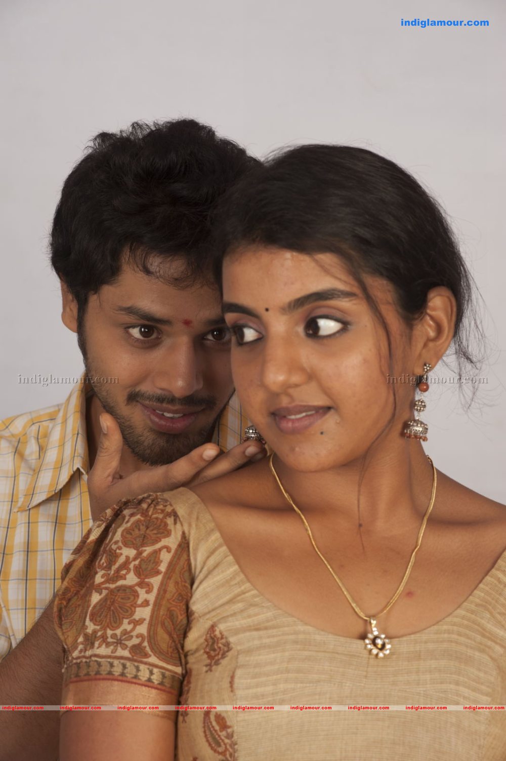 Divya Nagesh Actress hd photo