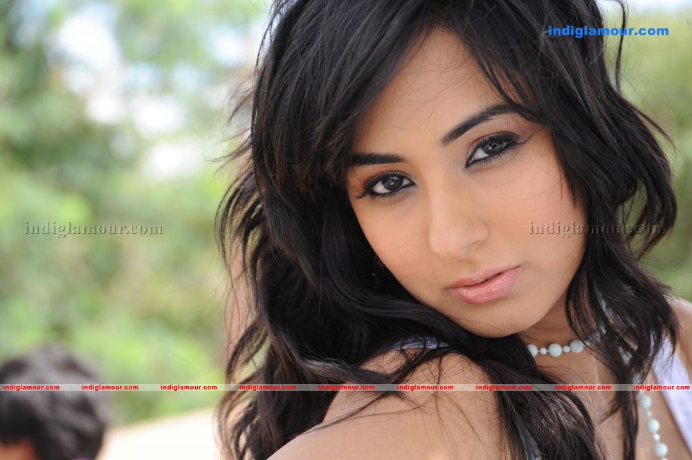 Sakshi Gulati Actress hd photo