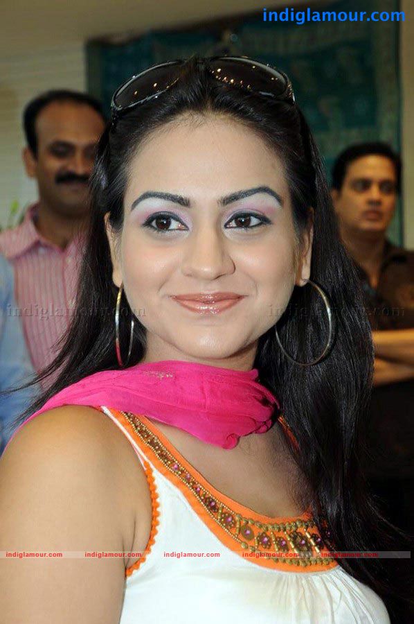 Aksha Actress hd photo